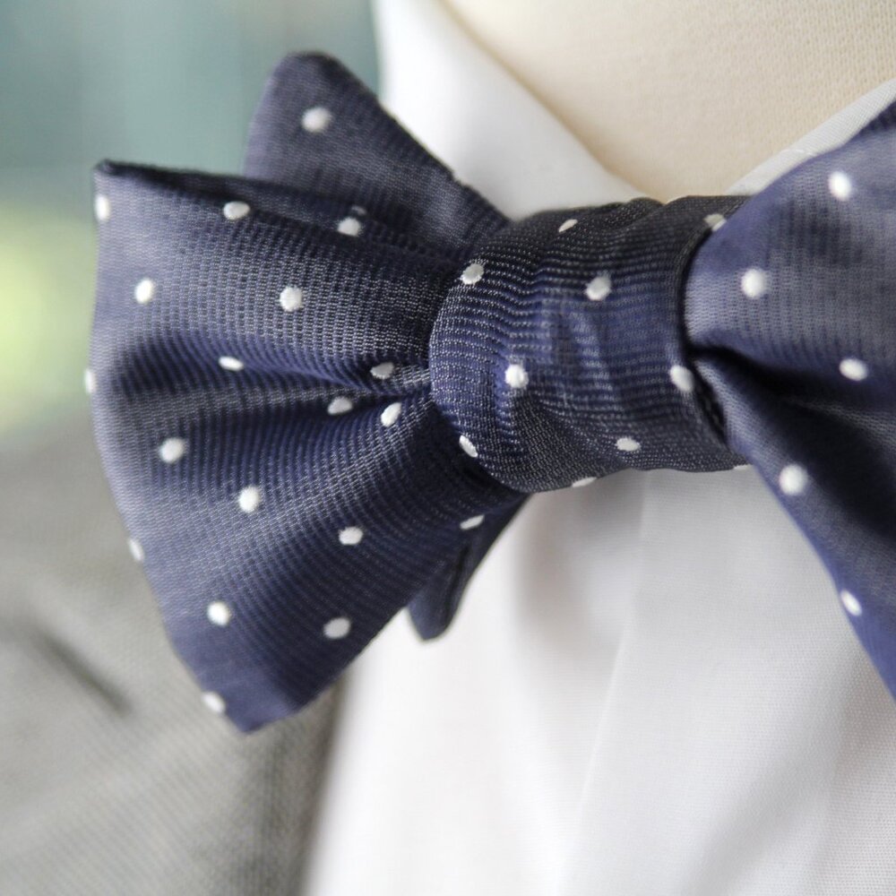 Men's Self-tied Bow Tie 100%Silk Grey‎ Polka Dot S538